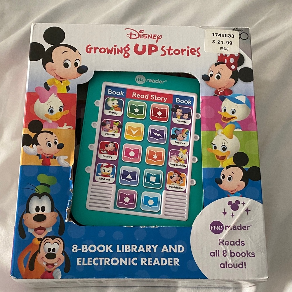 Disney Me Reader 8 Book Library and Electronic Reader